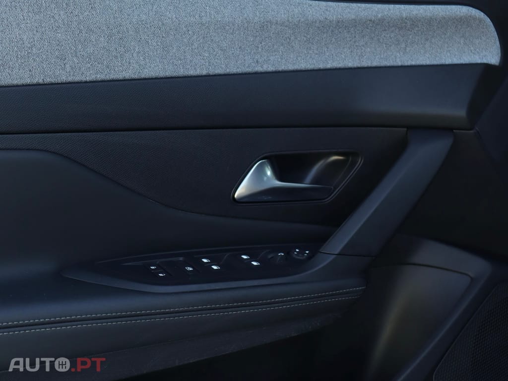 Peugeot 308 1.2 PureTech Allure EAT8