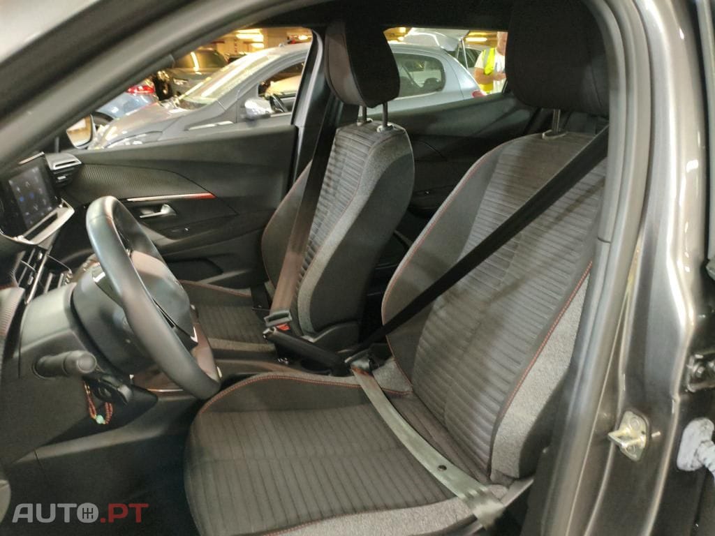 Peugeot 2008 1.2 PureTech Active Pack