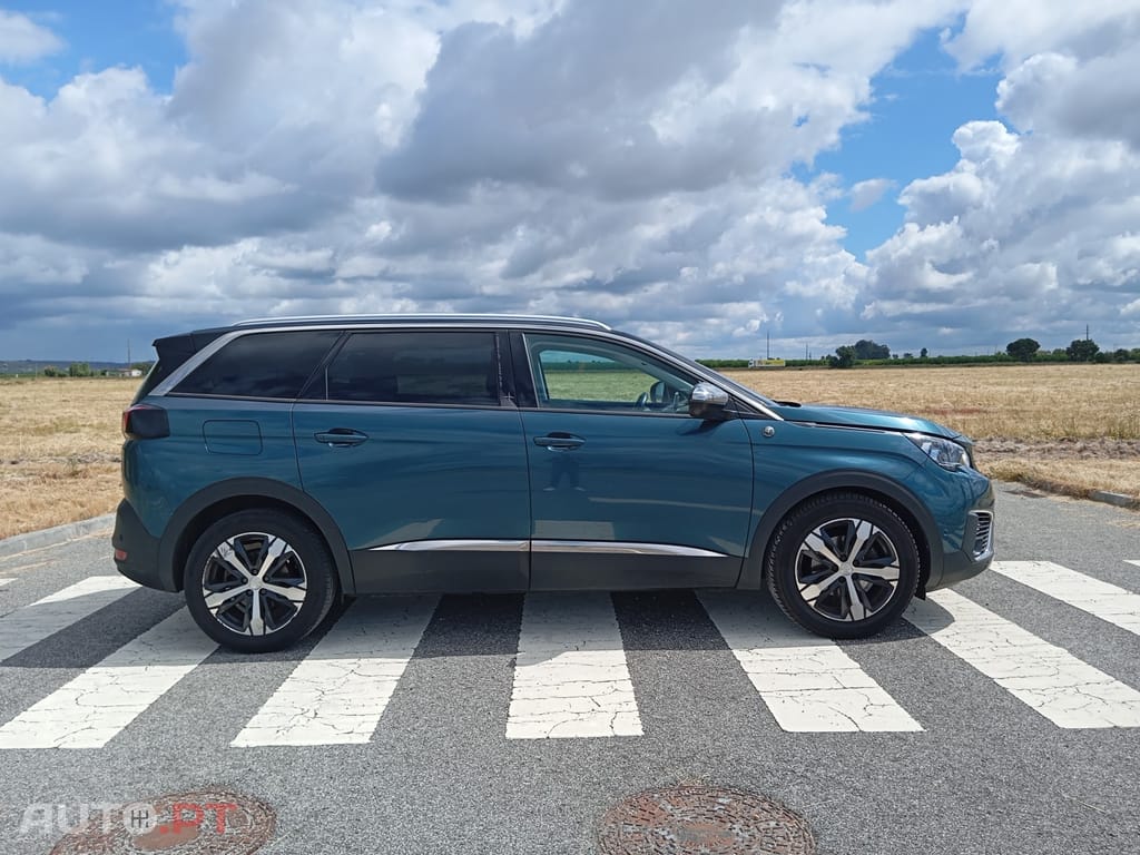 Peugeot 5008 PureTech 130 Stop & Start Crossway