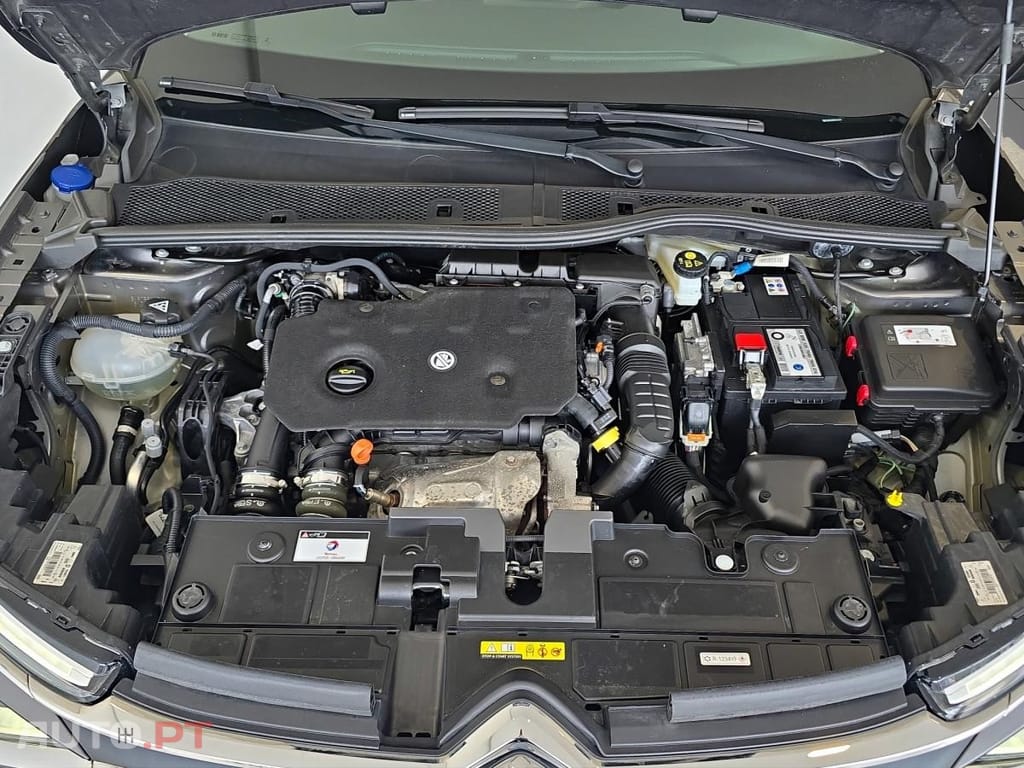 Citroen C4 BlueHDi 130 Stop&Start EAT8 SHINE