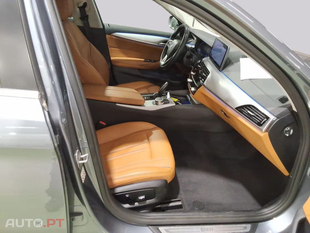 BMW 530 I.V.A DEDUTIVEL 