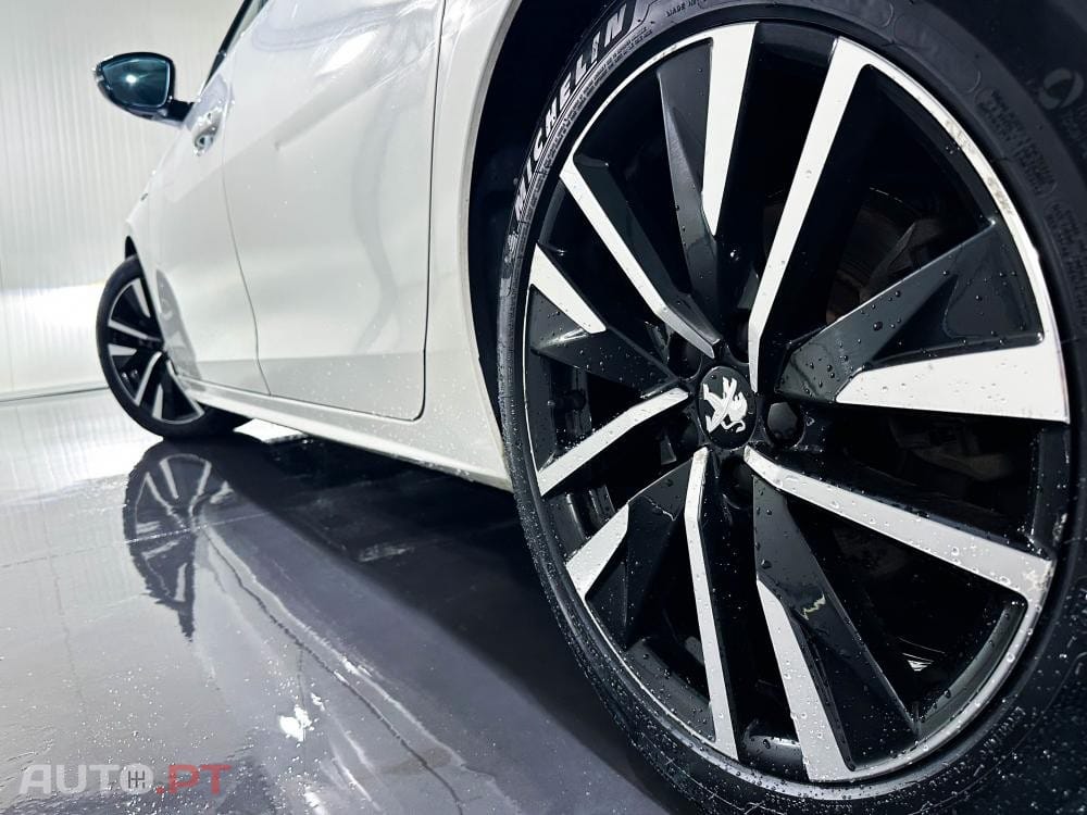 Peugeot 508 SW e-EAT8 225