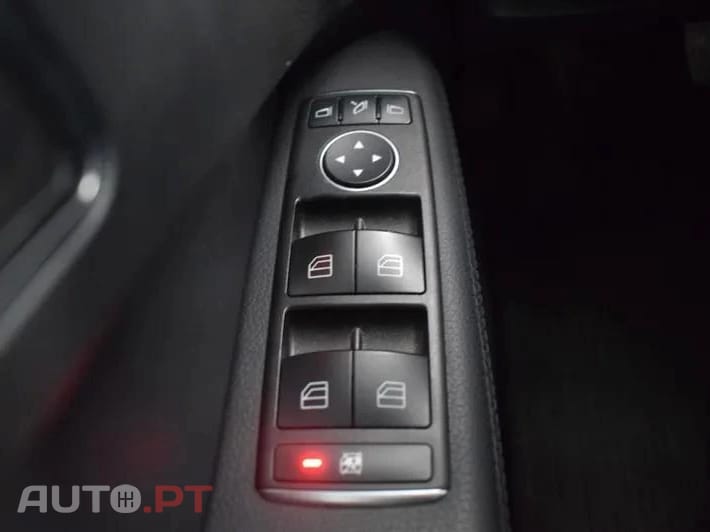 Mercedes-Benz E 300 Bluetec Hybrid Avantgarde