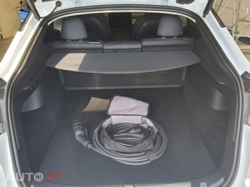 Tesla Model Y Long Range Dual Motor AWD