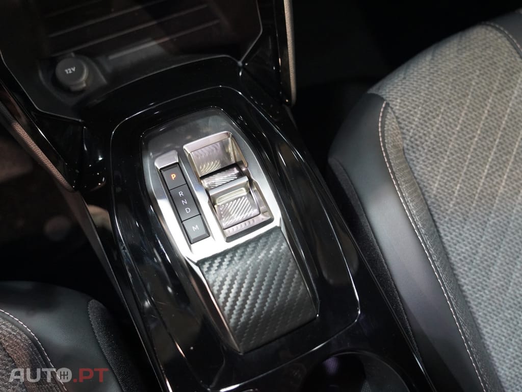 Peugeot 2008 1.2 Hybrid Allure e-DCS6