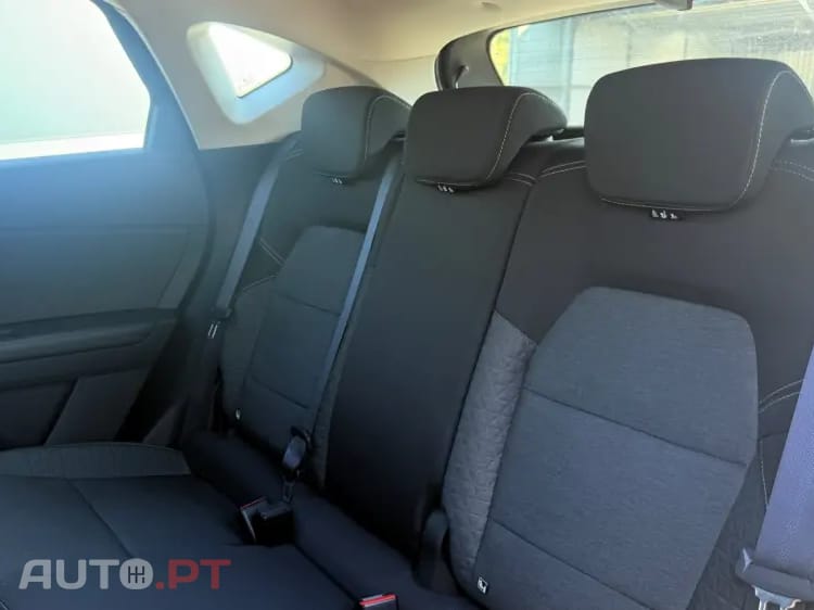 Renault Captur 1.0 TCe Equilibre Bi-Fuel — fotografia 10