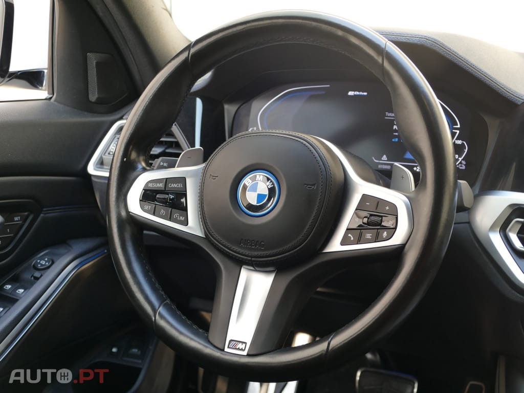 BMW 320 e Touring Pack M Auto