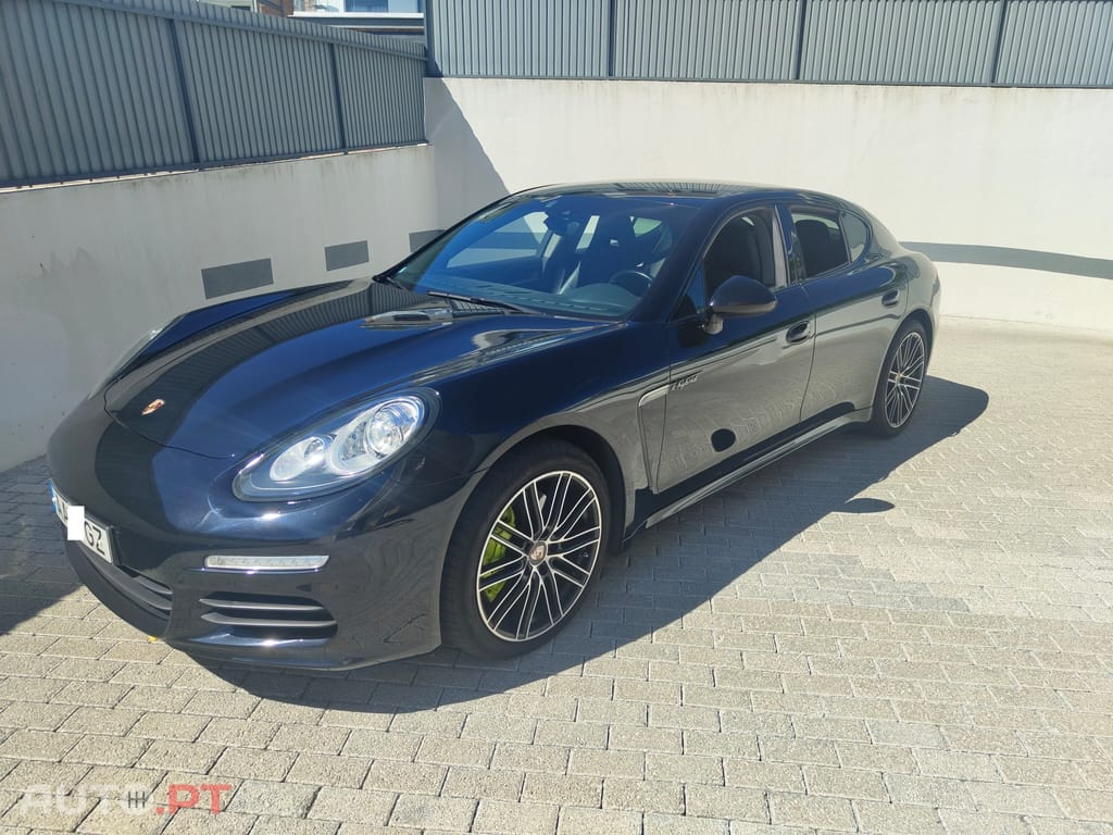 Porsche Panamera Hybrid S - Imaculado - Revisoes todas na marca