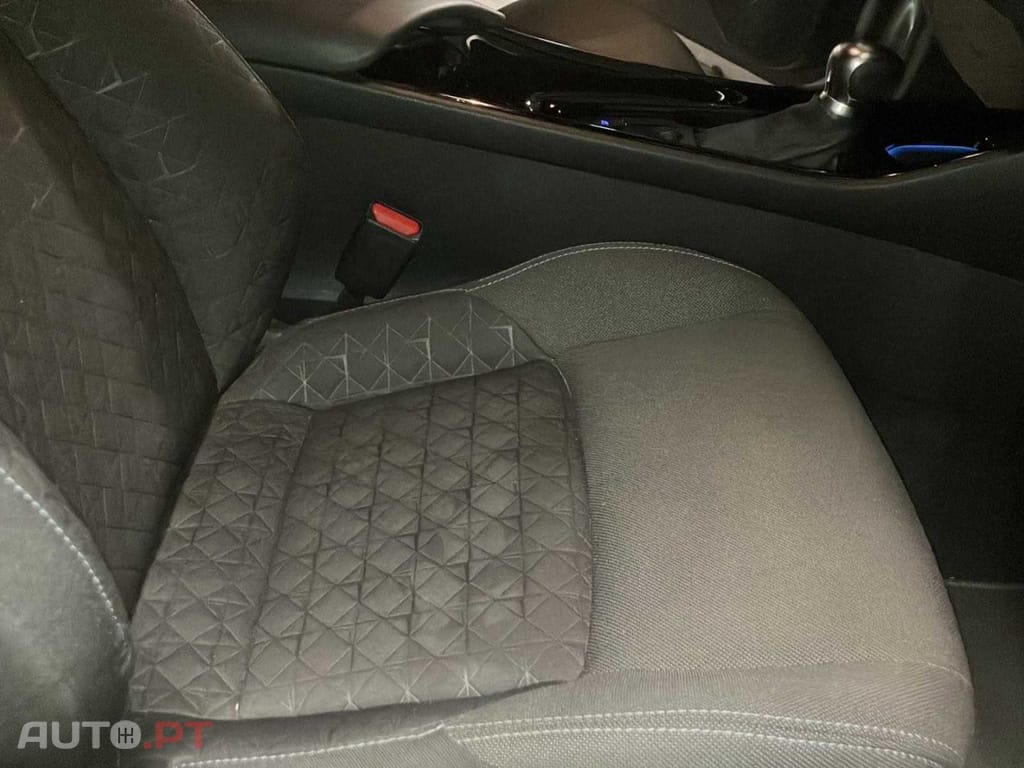 Toyota C-HR 2.0 Hybrid Square Collection