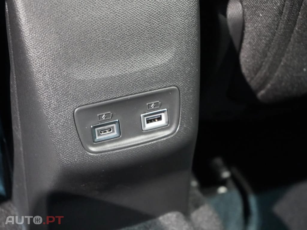 Peugeot 2008 1.2 Hybrid Allure e-DCS6