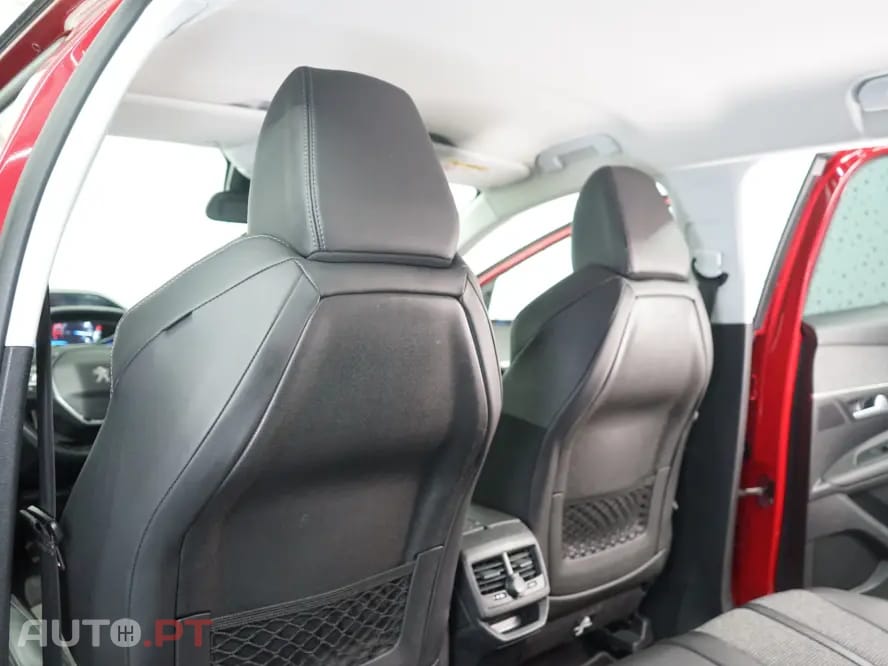 Peugeot 3008 1.2 PureTech Allure EAT8