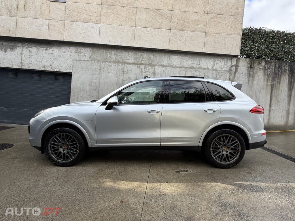 Porsche Cayenne Platinum Edition