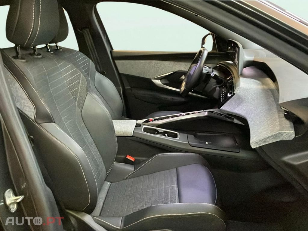 Peugeot 3008 1.2 Hybrid Allure e-DCS6