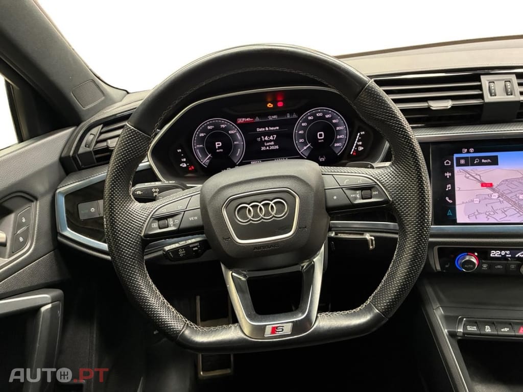 Audi Q3 45 TFSIe S line S tronic