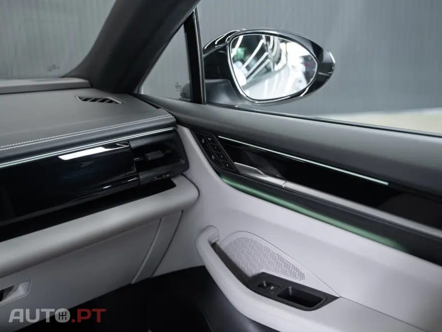 Porsche Macan Electric