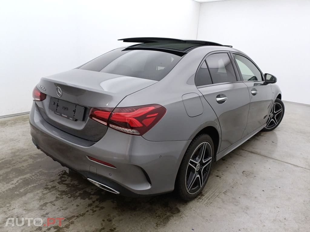 Mercedes-Benz A 250 e AMG Line