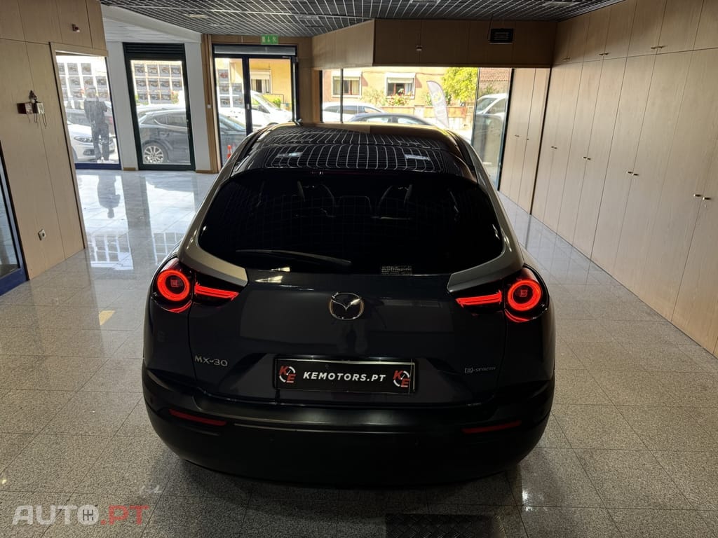 Mazda MX-30 e-SKYACTIV Advantage+Modern Confidence