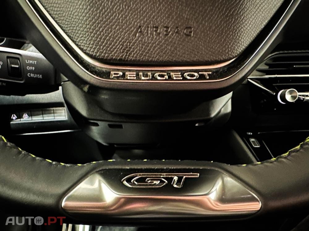 Peugeot E-208 50 kWh GT Pack