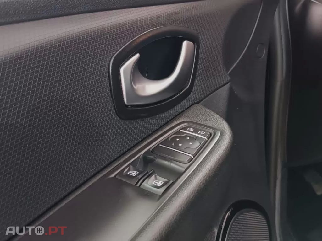 Renault Clio Sport Tourer 0.9 TCE Limited