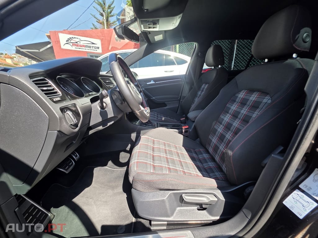 Volkswagen Golf 2.0 TSi GTi DSG Performance