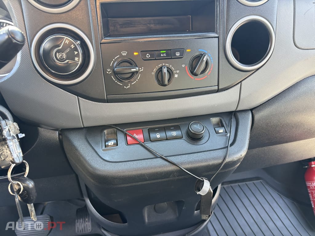 Citroen Berlingo 1.6 HDI 3 Lugares Caixa Automática