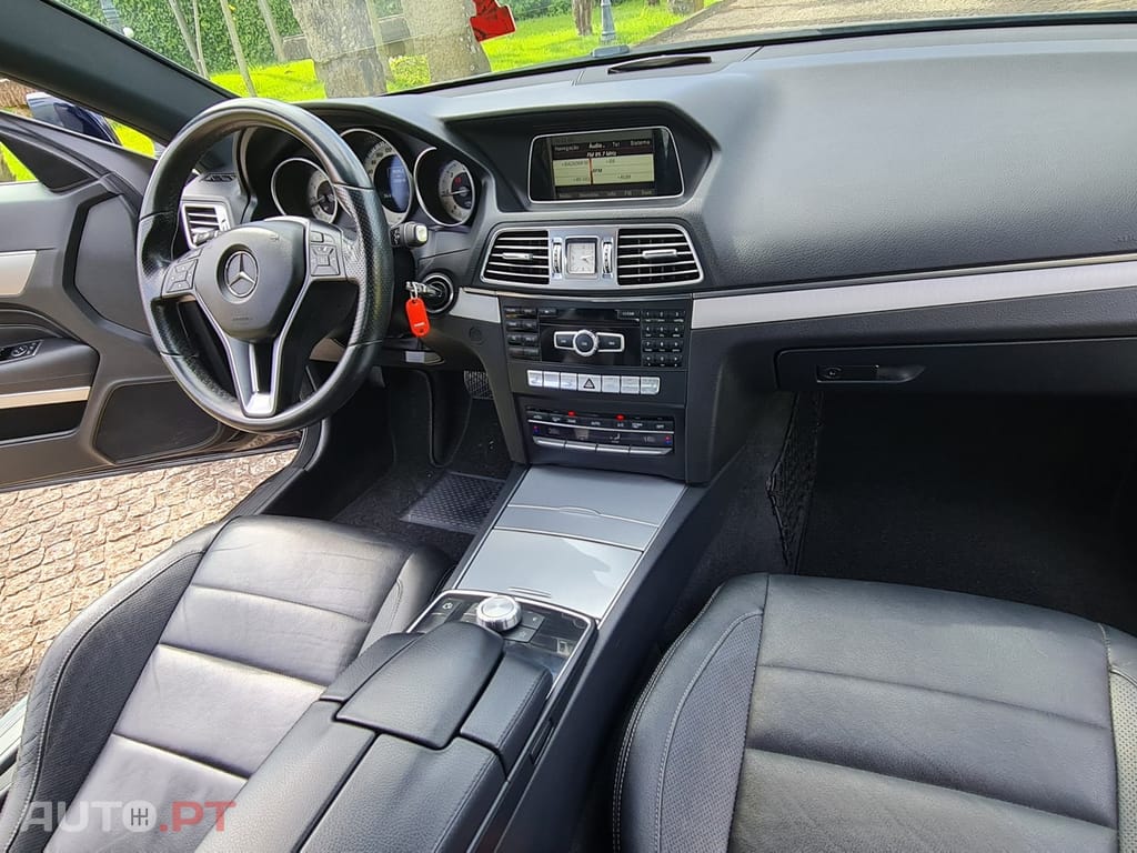 Mercedes-Benz E 220 CDi BlueEfficiency Auto
