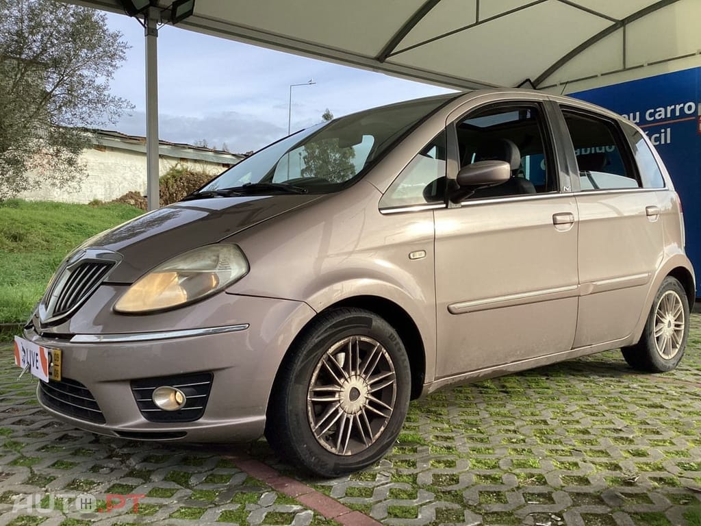 Lancia Musa 1.3 16V M-jet Platino