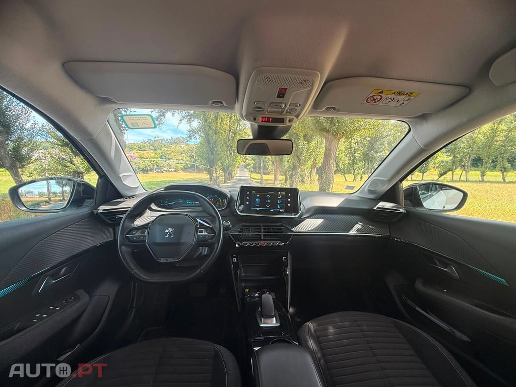 Peugeot E-208 50 kWh Style