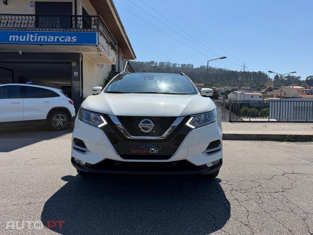 Nissan Qashqai 1.3 DIG-T N-Connecta J18 Led