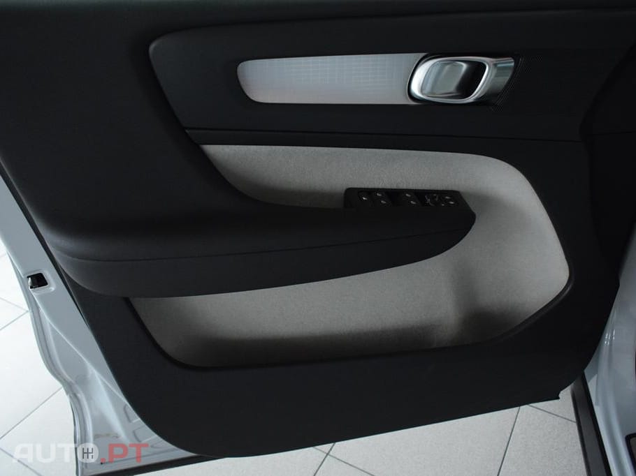 Volvo XC40 1.5 T5 PHEV R-Design Expression