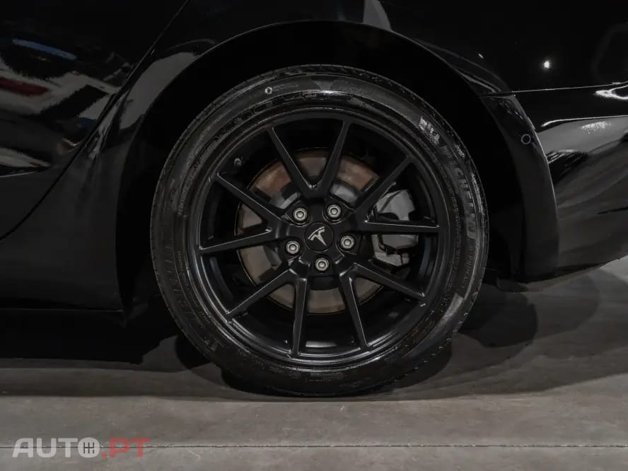 Tesla Model 3 Standard Range Plus RWD