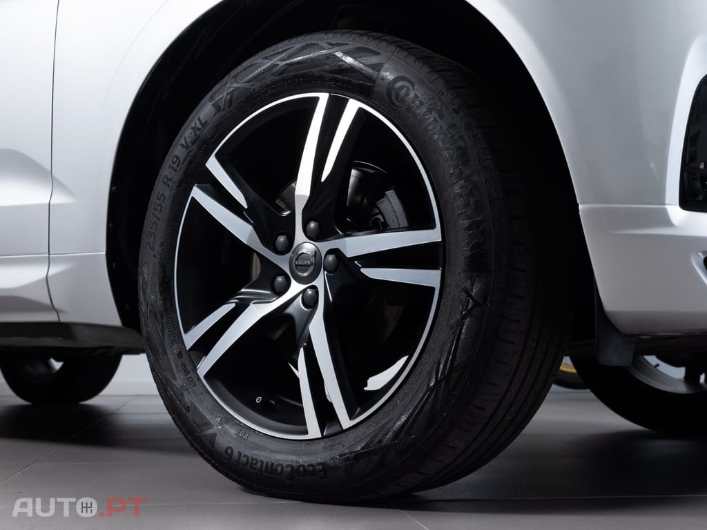 Volvo XC60 2.0 D4 R - Design