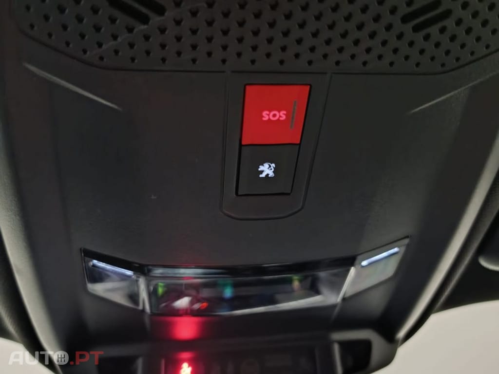 Peugeot e-2008 GT PACK — fotografia 15