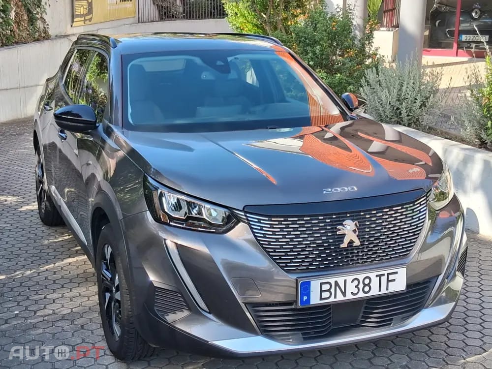 Peugeot 2008 1.2 PureTech Allure EAT8