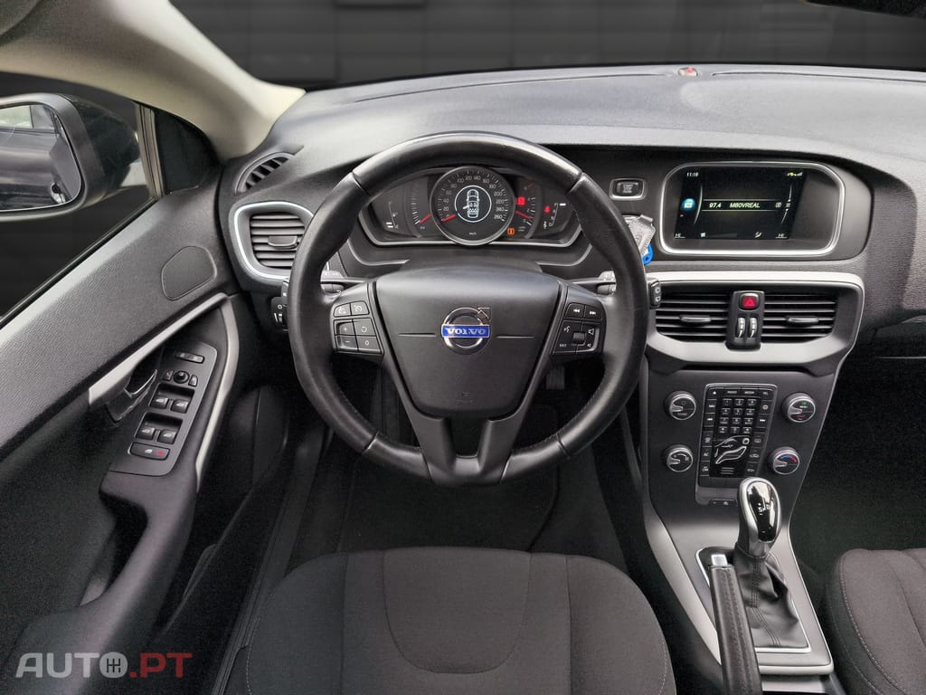 Volvo V40 Cross Country 2.0 D2 Momentum Geartronic