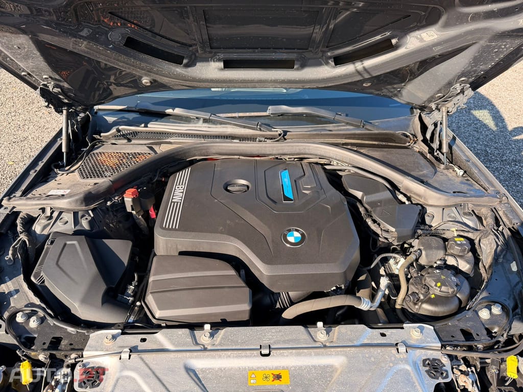 BMW 330 TOURING PACK M