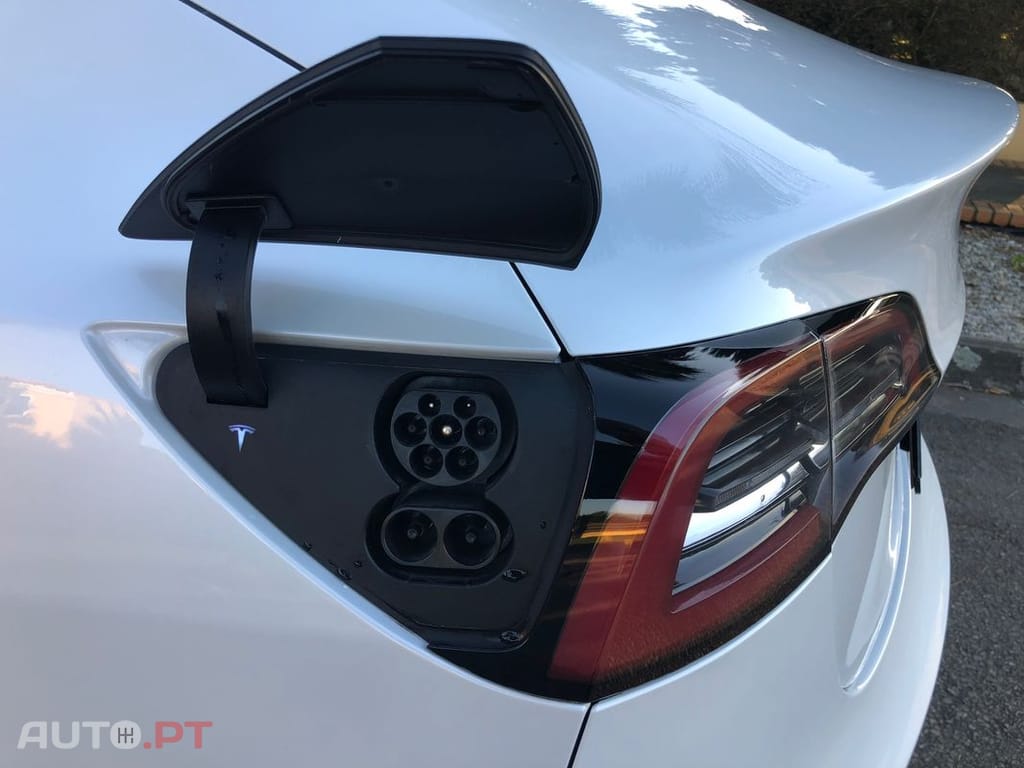 Tesla Model 3 Standard Range Plus RWD