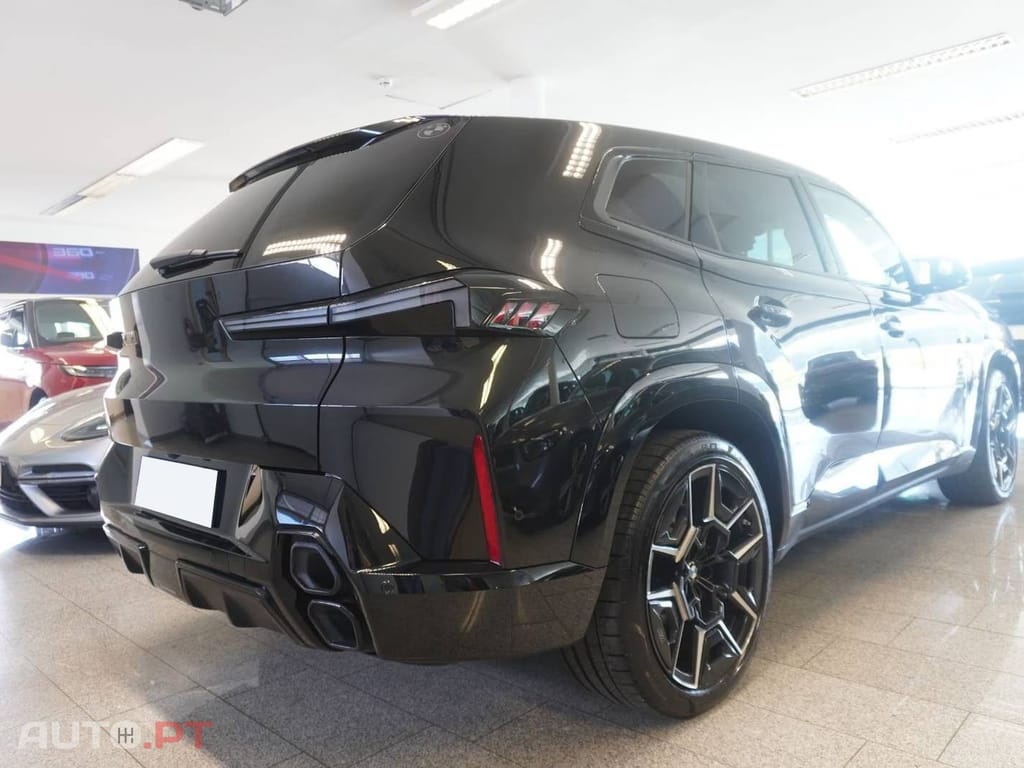 BMW XM Auto