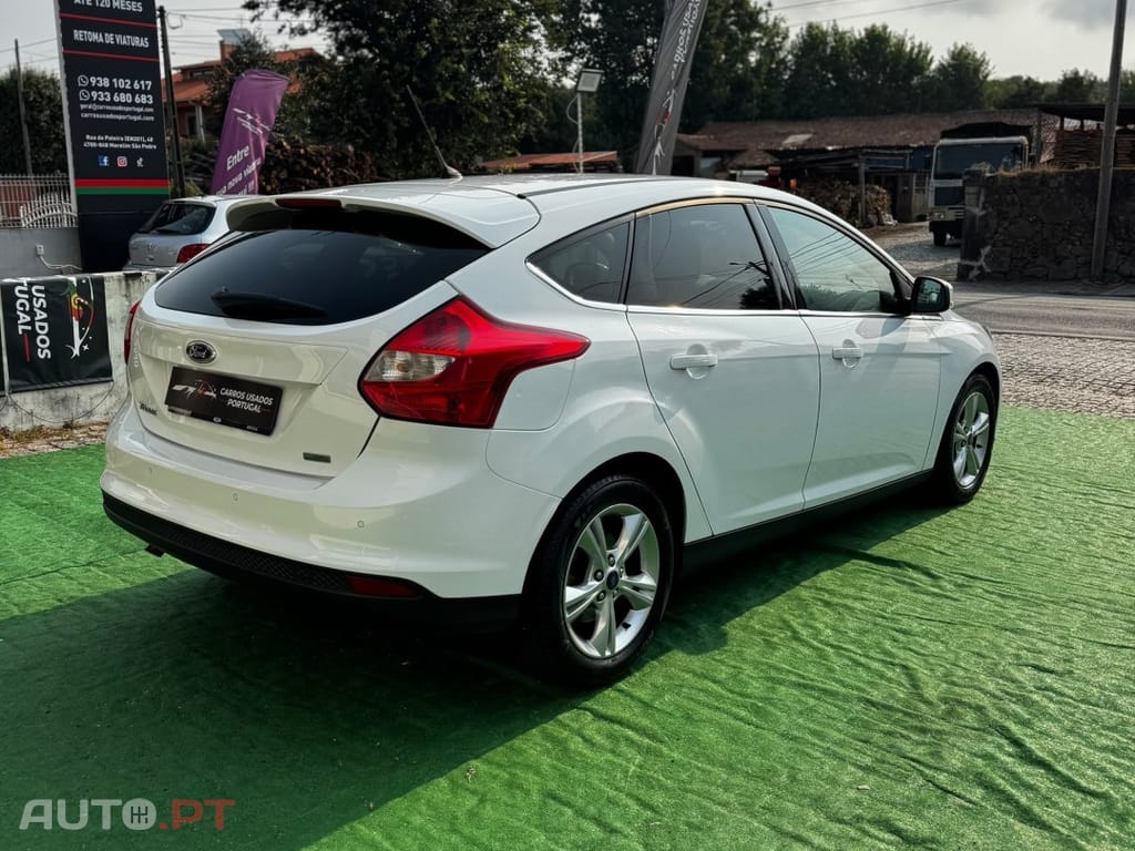 Ford Focus 1.0 EcoBoost S&S Champions Edition — fotografia 5