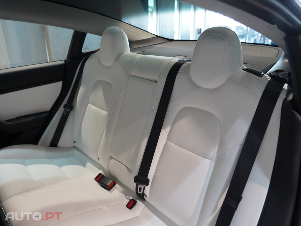 Tesla Model 3 Tração Traseira