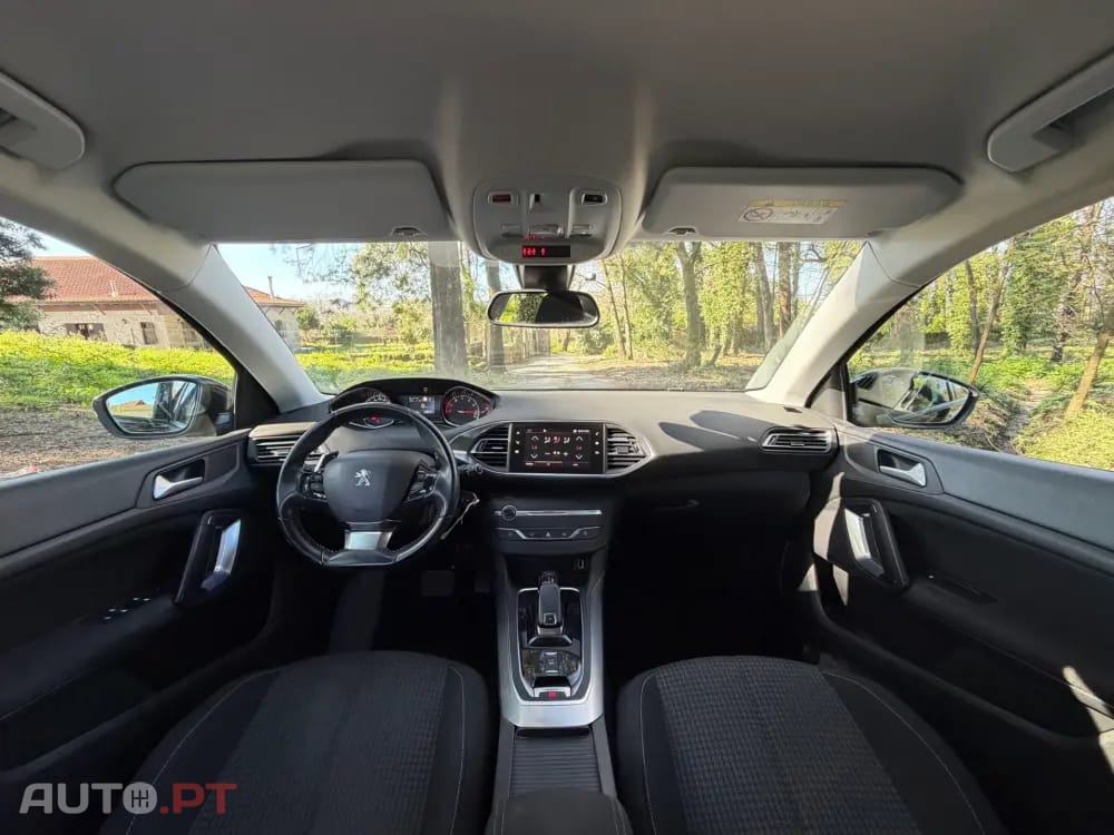 Peugeot 308 1.2 PureTech Allure EAT8