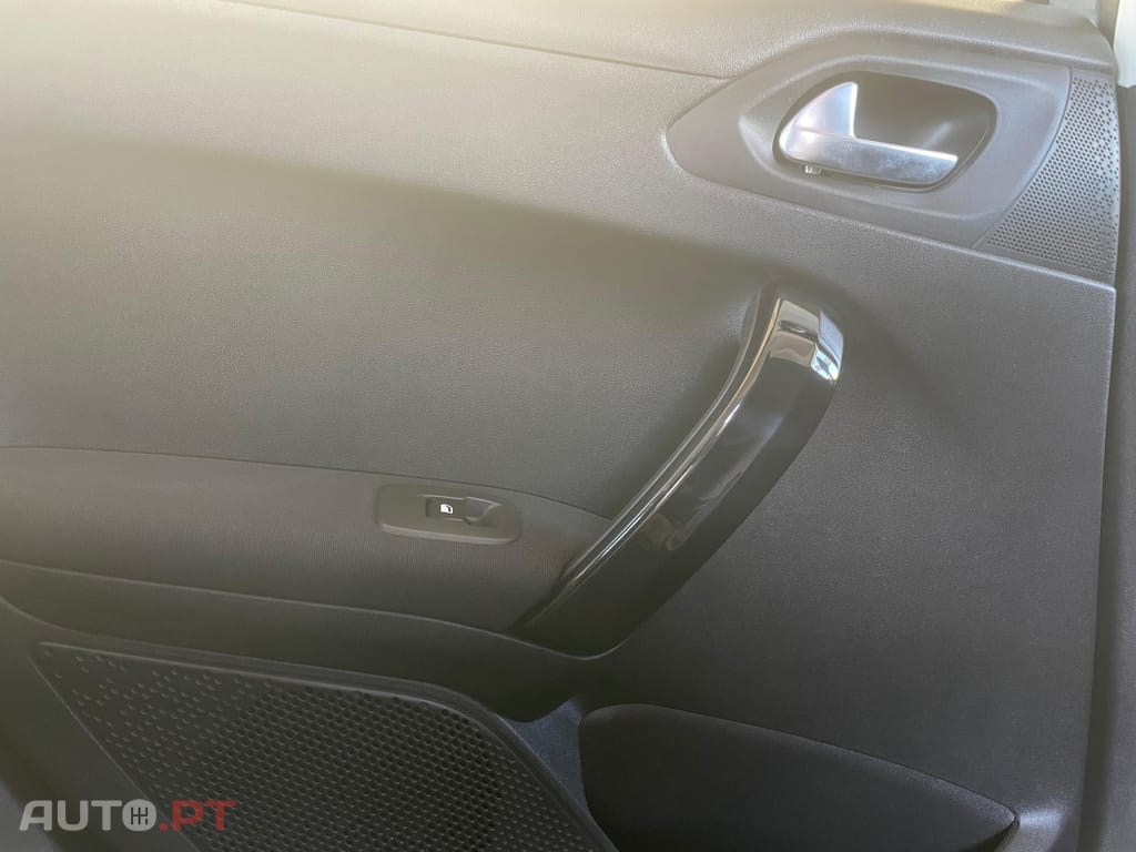 Peugeot 208 1.2 PureTech Allure