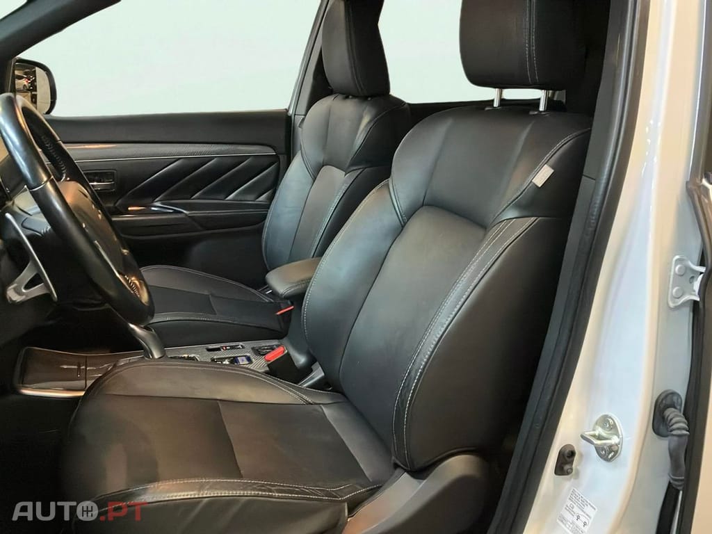 Mitsubishi Outlander 2.4 PHEV Instyle
