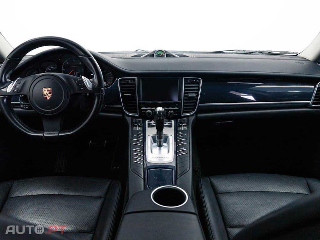 Porsche Panamera Standard