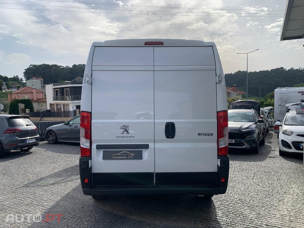 Peugeot Boxer 2.2 BlueHDi 330 L2H2 Premium