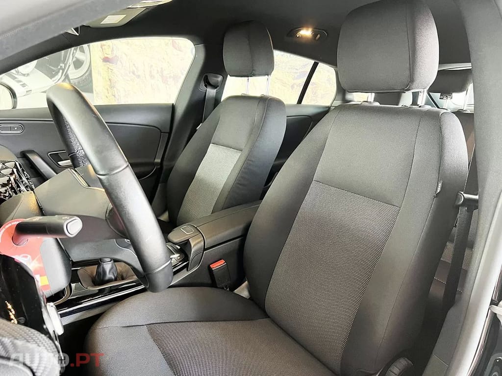 Mercedes-Benz CLA 180 d Shooting Brake Business Solutions