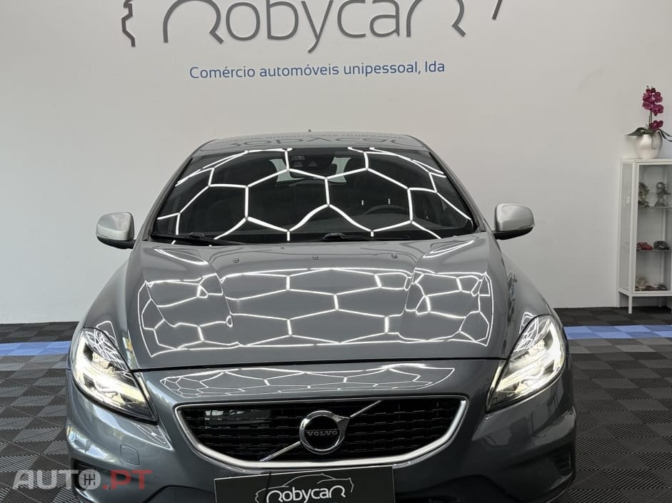 Volvo V40 2.0 D2 R-Design Momentum Geartronic