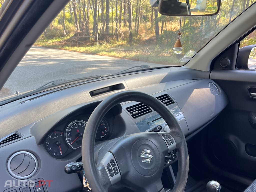 Suzuki Swift 1.3 DDiS GLX