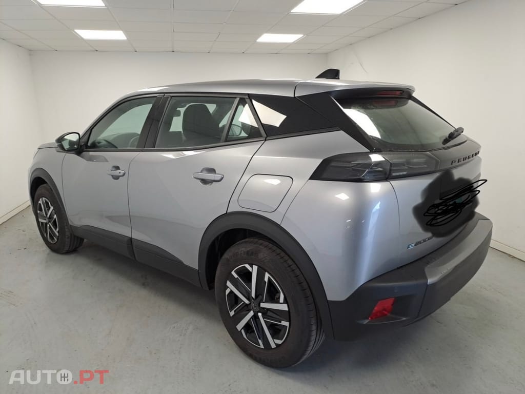 Peugeot E-2008 Active