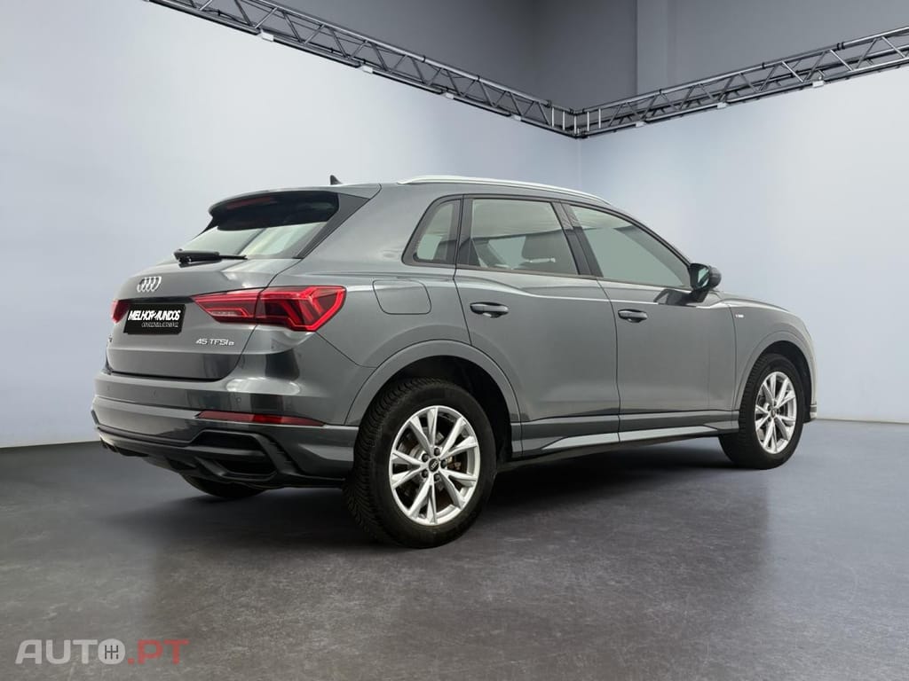 Audi Q3 45 TFSIe S line S tronic